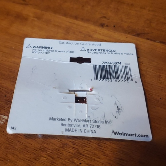 Holiday Pin - Picture 2 of 3